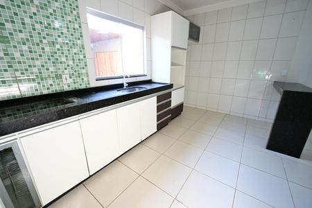 Casa para alugar com 300m², 3 quartos e 4 vagas