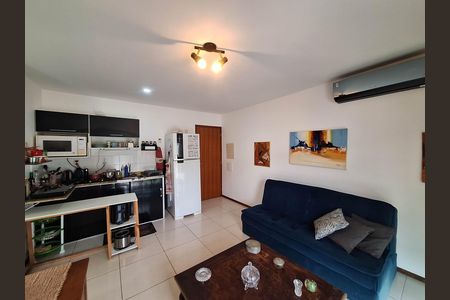 Sala de apartamento à venda com 2 quartos, 100m² em Itaipu, Niterói