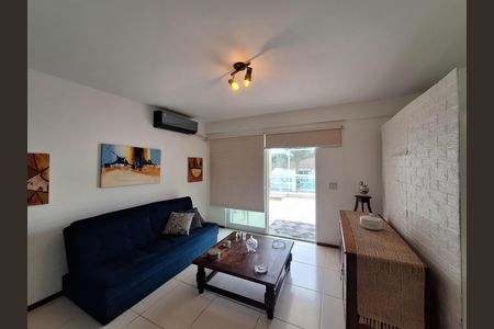 Sala de apartamento à venda com 2 quartos, 100m² em Itaipu, Niterói