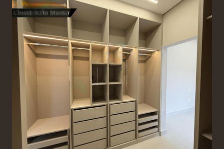 Casa de condomínio à venda com 187m², 3 quartos e 4 vagas
