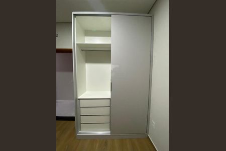 Casa de condomínio à venda com 220m², 3 quartos e 4 vagas
