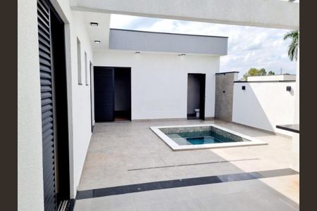 Casa de condomínio à venda com 220m², 3 quartos e 4 vagas