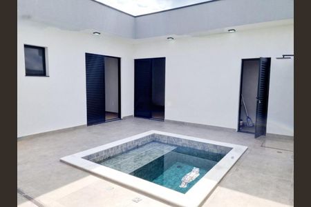Casa de condomínio à venda com 220m², 3 quartos e 4 vagas