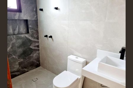 Casa de condomínio à venda com 220m², 3 quartos e 4 vagas