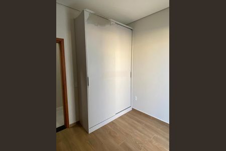 Casa de condomínio à venda com 220m², 3 quartos e 4 vagas