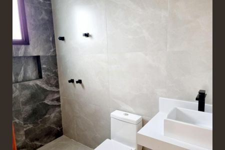 Casa de condomínio à venda com 220m², 3 quartos e 4 vagas