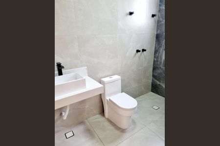 Casa de condomínio à venda com 220m², 3 quartos e 4 vagas