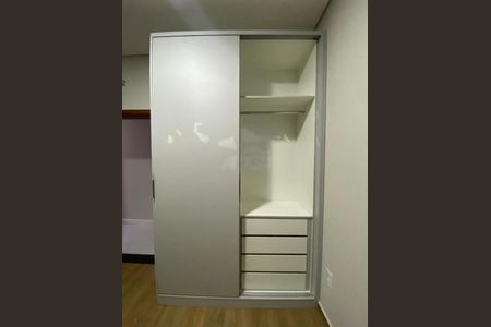 Casa de condomínio à venda com 220m², 3 quartos e 4 vagas