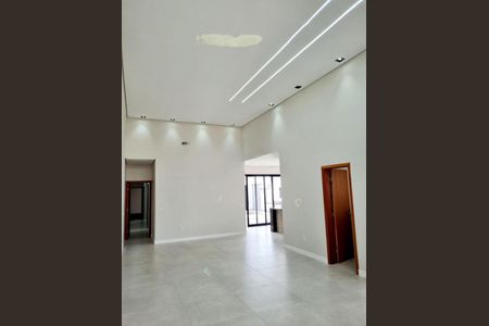 Casa de condomínio à venda com 220m², 3 quartos e 4 vagas