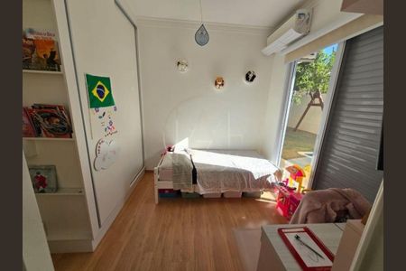 Casa de Condomínio à venda com 3 quartos, 207m² em Residencial Aziz Louveira, Vinhedo