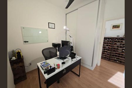 Casa de Condomínio à venda com 3 quartos, 207m² em Residencial Aziz Louveira, Vinhedo