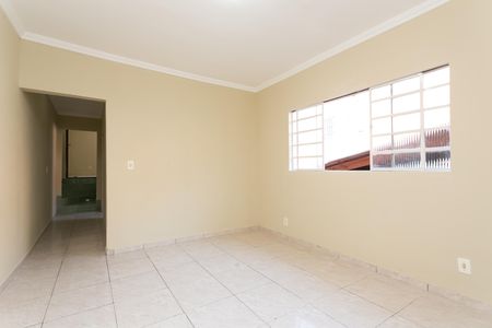 Casa para alugar com 3 quartos, 125m² em Conjunto Habitacional A. E. Carvalho, São Paulo