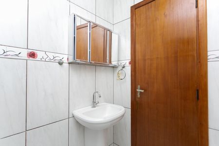 Banheiro 2 de casa para alugar com 3 quartos, 125m² em Conjunto Habitacional A. E. Carvalho, São Paulo