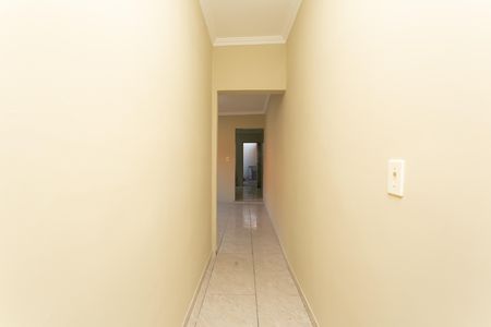 Corredor de casa para alugar com 3 quartos, 125m² em Conjunto Habitacional A. E. Carvalho, São Paulo