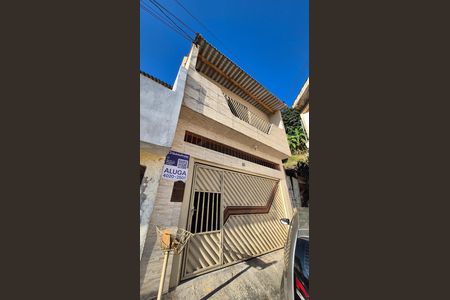 Fachada de casa para alugar com 2 quartos, 60m² em Condomínio Maracanã, Santo André