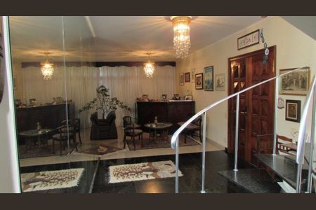 Foto 05 de casa para alugar com 4 quartos, 269m² em Sumaré, São Paulo