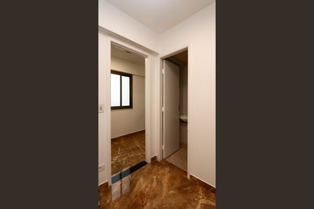 Quarto de serviço de apartamento para alugar com 3 quartos, 117m² em Chácara Agrindus, Taboão da Serra