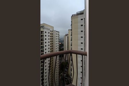 Apartamento para alugar com 117m², 3 quartos e 2 vagas Apartamento para alugar com 117m², 3 quartos e 2 vagasVaranda Suíte