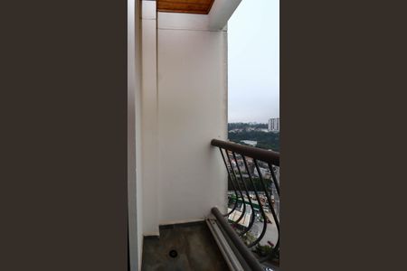 Varanda Suíte de apartamento para alugar com 3 quartos, 117m² em Chácara Agrindus, Taboão da Serra