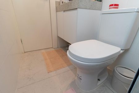 Banheiro de apartamento à venda com 2 quartos, 55m² em Vila Lucia, São Paulo