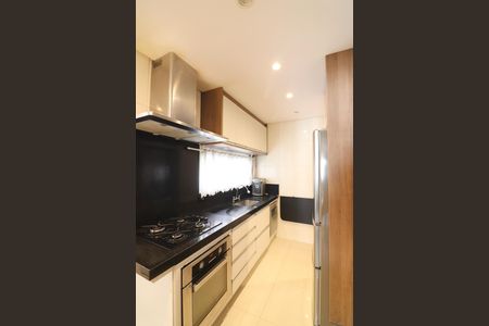 Apartamento para alugar com 107m², 2 quartos e 2 vagasCozinha 