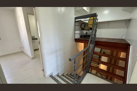 Escada de casa de condomínio à venda com 3 quartos, 111m² em Medeiros, Jundiaí