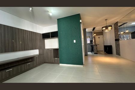 Sala de casa de condomínio à venda com 3 quartos, 111m² em Medeiros, Jundiaí