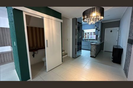 Sala de casa de condomínio à venda com 3 quartos, 111m² em Medeiros, Jundiaí