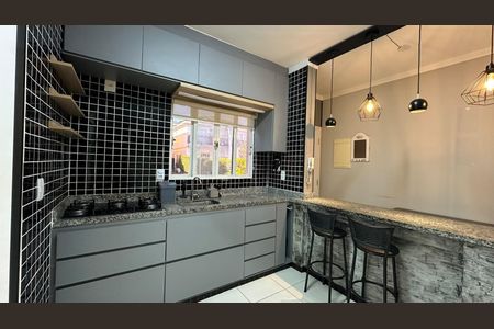 Cozinha de casa de condomínio à venda com 3 quartos, 111m² em Medeiros, Jundiaí