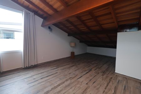 Sótão de casa para alugar com 3 quartos, 163m² em Liberdade, São Paulo