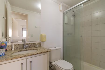Banheiro de apartamento para alugar com 2 quartos, 53m² em Barra Funda, São Paulo
