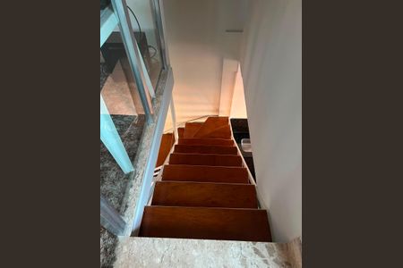 Escada de apartamento à venda com 2 quartos, 95m² em Pousada Santo Antonio, Belo Horizonte