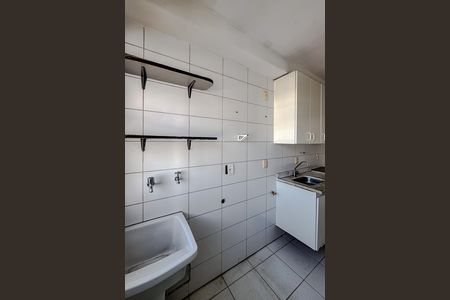 Apartamento para alugar com 66m², 2 quartos e 1 vaga Apartamento para alugar com 66m², 2 quartos e 1 vagaCozinha e Área de Serviço