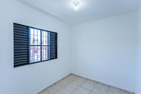 Casa para alugar com 80m², 4 quartos e sem vaga Casa para alugar com 80m², 4 quartos e sem vagaQuarto 2