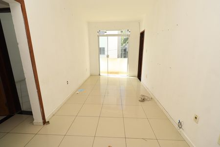 Casa para alugar com 59m², 2 quartos e sem vagaSala