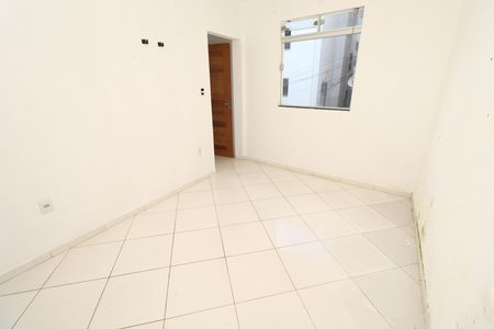 Casa para alugar com 59m², 2 quartos e sem vagaSuíte