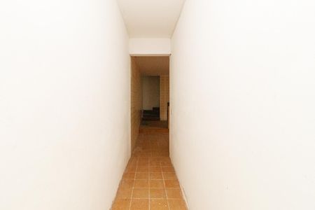 Corredor de casa para alugar com 1 quarto, 60m² em Parque Edu Chaves, São Paulo