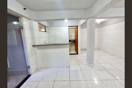 Cozinha de kitnet/studio para alugar com 1 quarto, 20m² em Saudade, Belo Horizonte