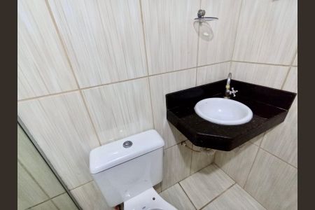 Banheiro de kitnet/studio para alugar com 1 quarto, 20m² em Saudade, Belo Horizonte