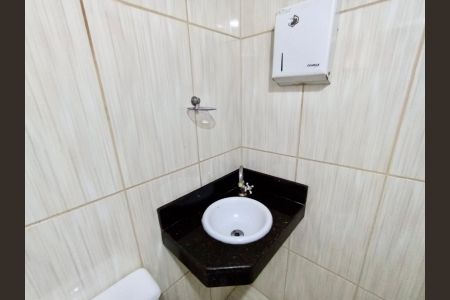Banheiro de kitnet/studio para alugar com 1 quarto, 20m² em Saudade, Belo Horizonte