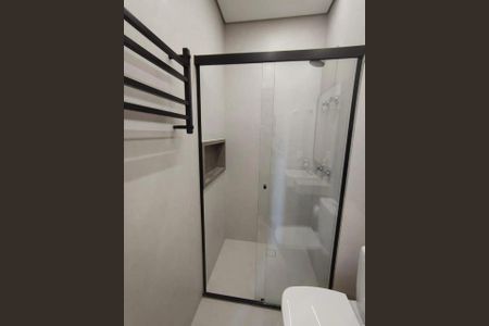 Banheiro de kitnet/studio à venda com 1 quarto, 24m² em Jardim das Acacias, São Paulo