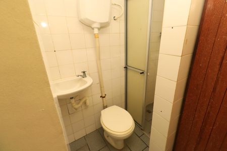 Casa para alugar com 120m², 3 quartos e 1 vaga Casa para alugar com 120m², 3 quartos e 1 vagaBanheiro social 2