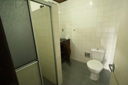 Casa para alugar com 120m², 3 quartos e 1 vaga Casa para alugar com 120m², 3 quartos e 1 vagaBanheiro social