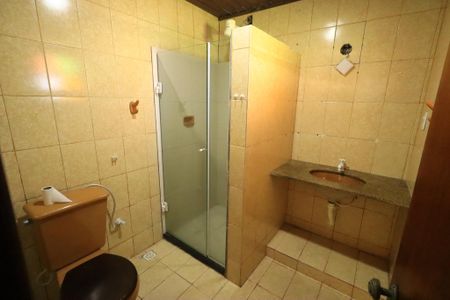 Banheiro da suíte  de casa para alugar com 3 quartos, 120m² em Stella Maris, Salvador