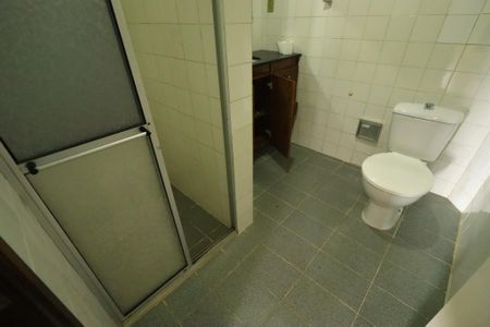 Casa para alugar com 120m², 3 quartos e 1 vaga Casa para alugar com 120m², 3 quartos e 1 vagaBanheiro social