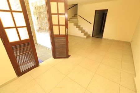 Sala de casa para alugar com 3 quartos, 120m² em Stella Maris, Salvador