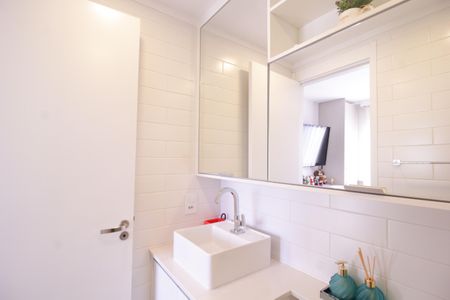 Banheiro de apartamento à venda com 2 quartos, 58m² em Limão, São Paulo