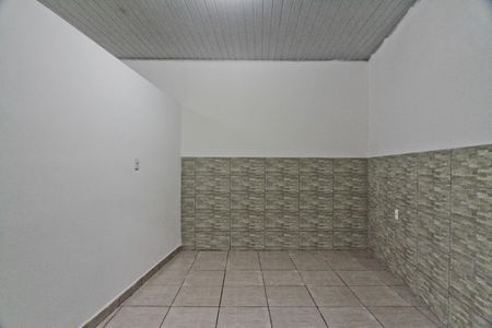 Quarto de casa para alugar com 1 quarto, 80m² em Vila Souza, São Paulo