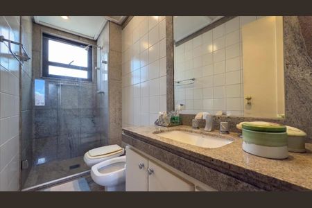 Apartamento para alugar com 280m², 4 quartos e 3 vagas Apartamento para alugar com 280m², 4 quartos e 3 vagasBanheiro