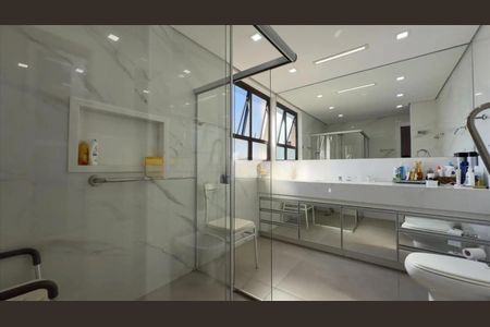 Apartamento para alugar com 280m², 4 quartos e 3 vagas Apartamento para alugar com 280m², 4 quartos e 3 vagasBanheiro